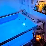 La Bulle Bleue Jacuzzi 아파트