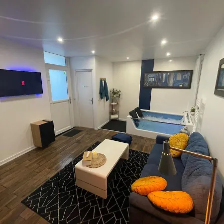 La Bulle Bleue Jacuzzi Appartement Épernay