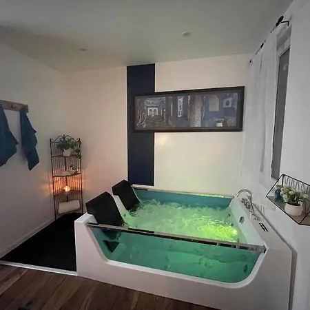 La Bulle Bleue Jacuzzi Appartement Épernay