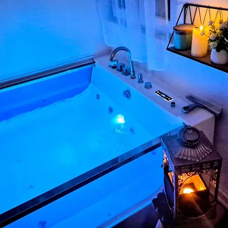 La Bulle Bleue Jacuzzi Lejlighed