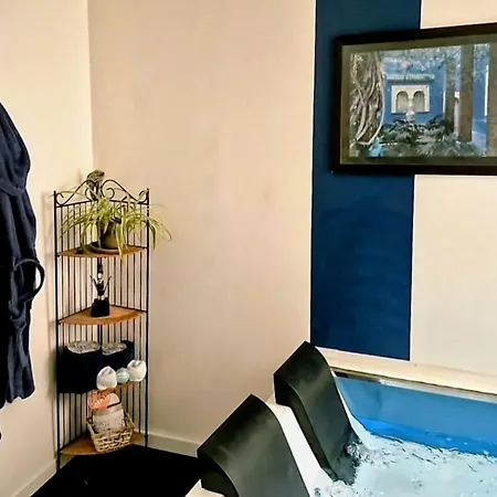 아파트 La Bulle Bleue Jacuzzi *