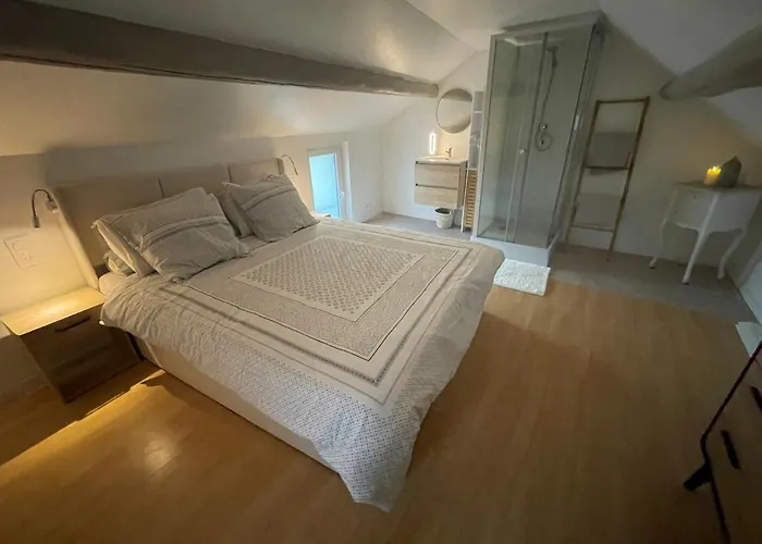 La Bulle Bleue Jacuzzi Daire *