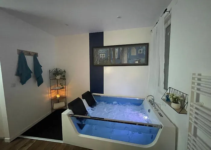 La Bulle Bleue Jacuzzi Daire