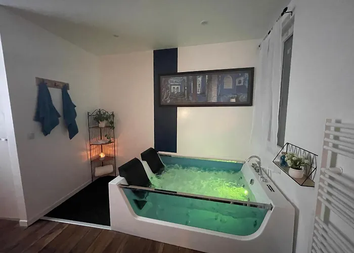 La Bulle Bleue Jacuzzi Appartement Épernay