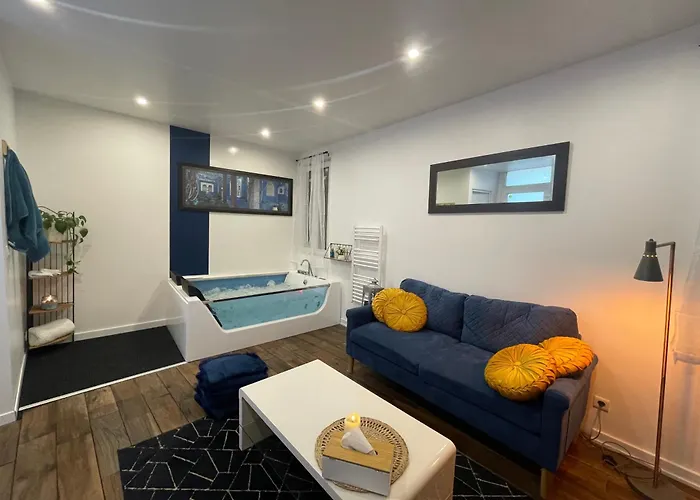 La Bulle Bleue Jacuzzi